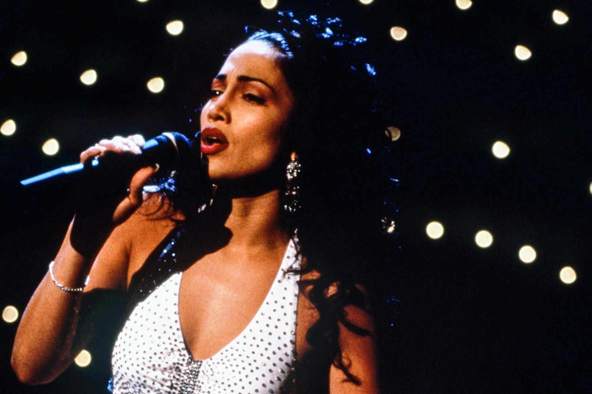Jennifer Lopez as Selena &mdash; A Legendary Performance
